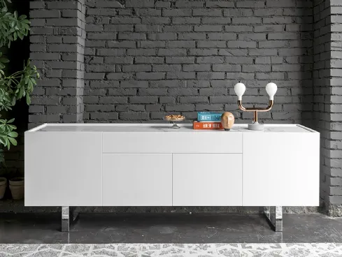 Madia Horizon in laccato di Calligaris