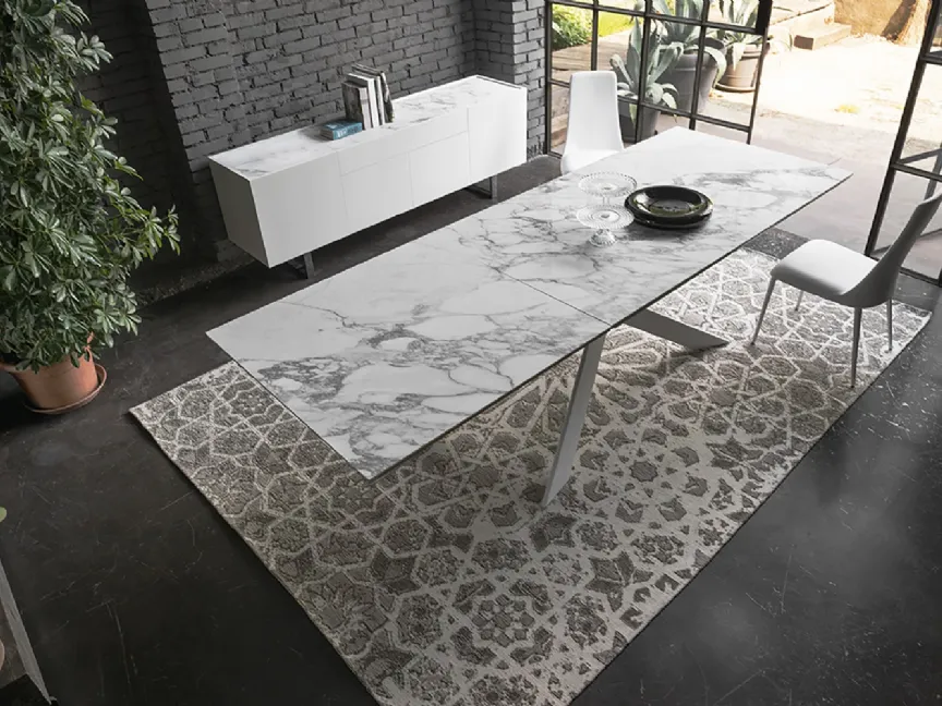 Madia Horizon in laccato di Calligaris